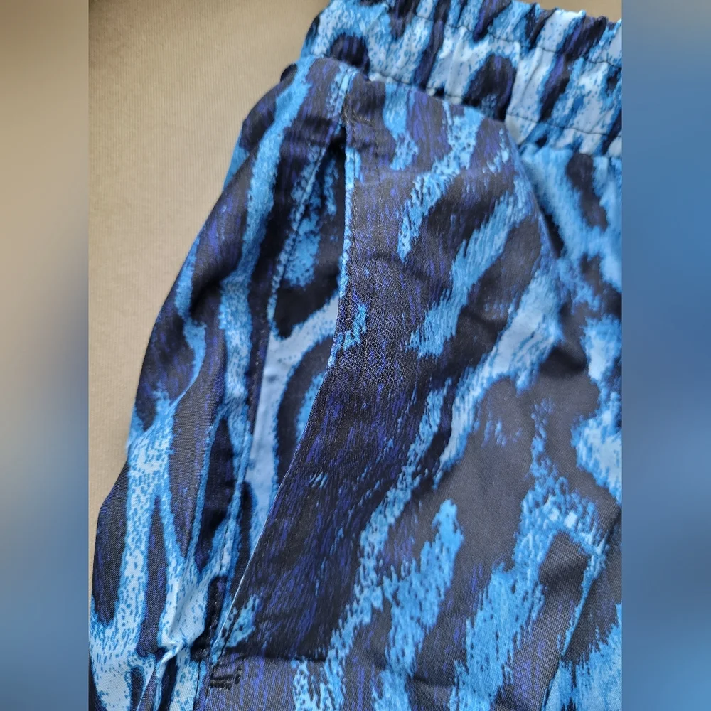 INC Men's Swim Trunks Blue Animal Print NEW Mesh Lined Pockets Size L NWT